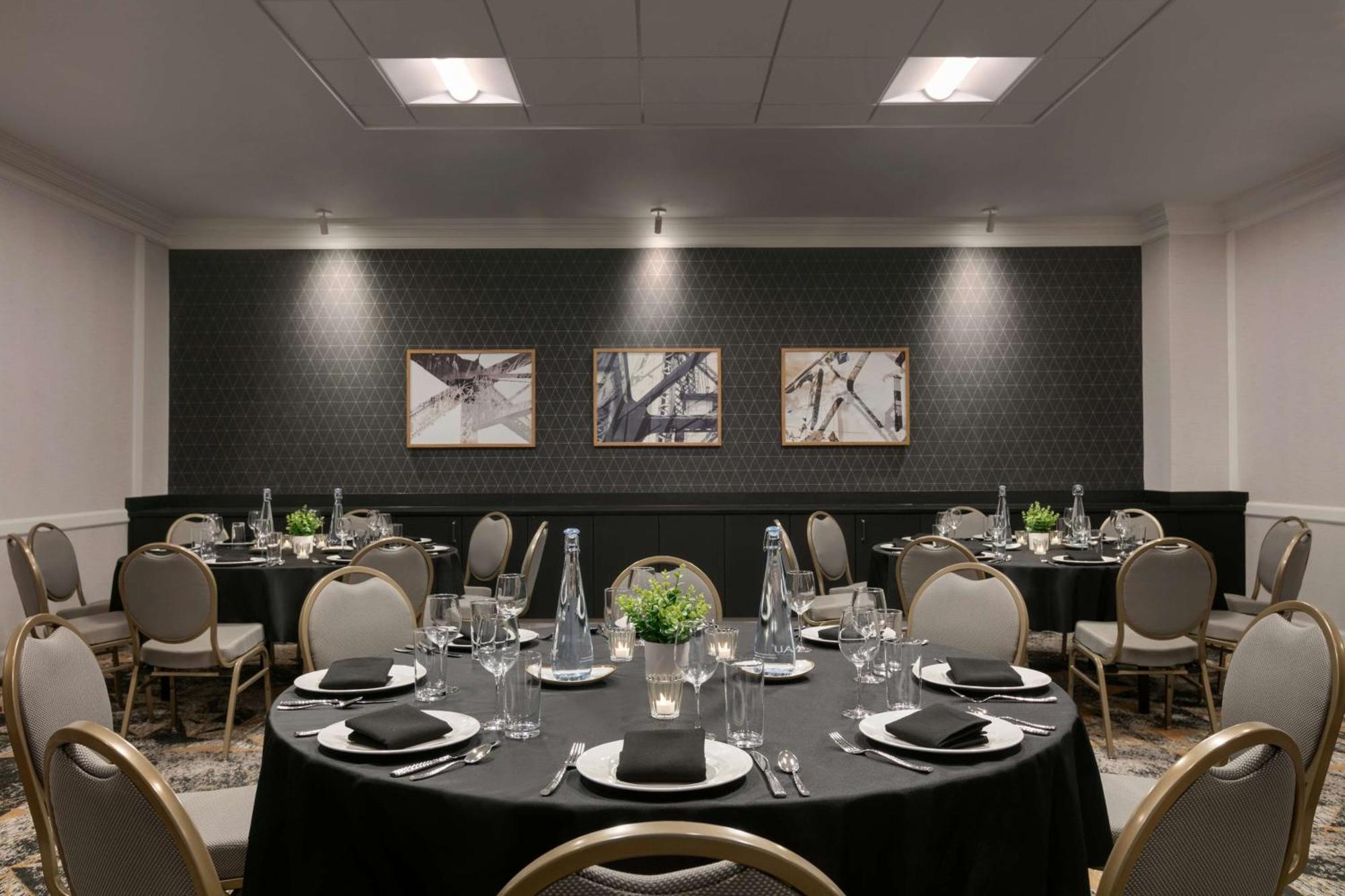 Doubletree By Hilton Canton Downtown Buitenkant foto