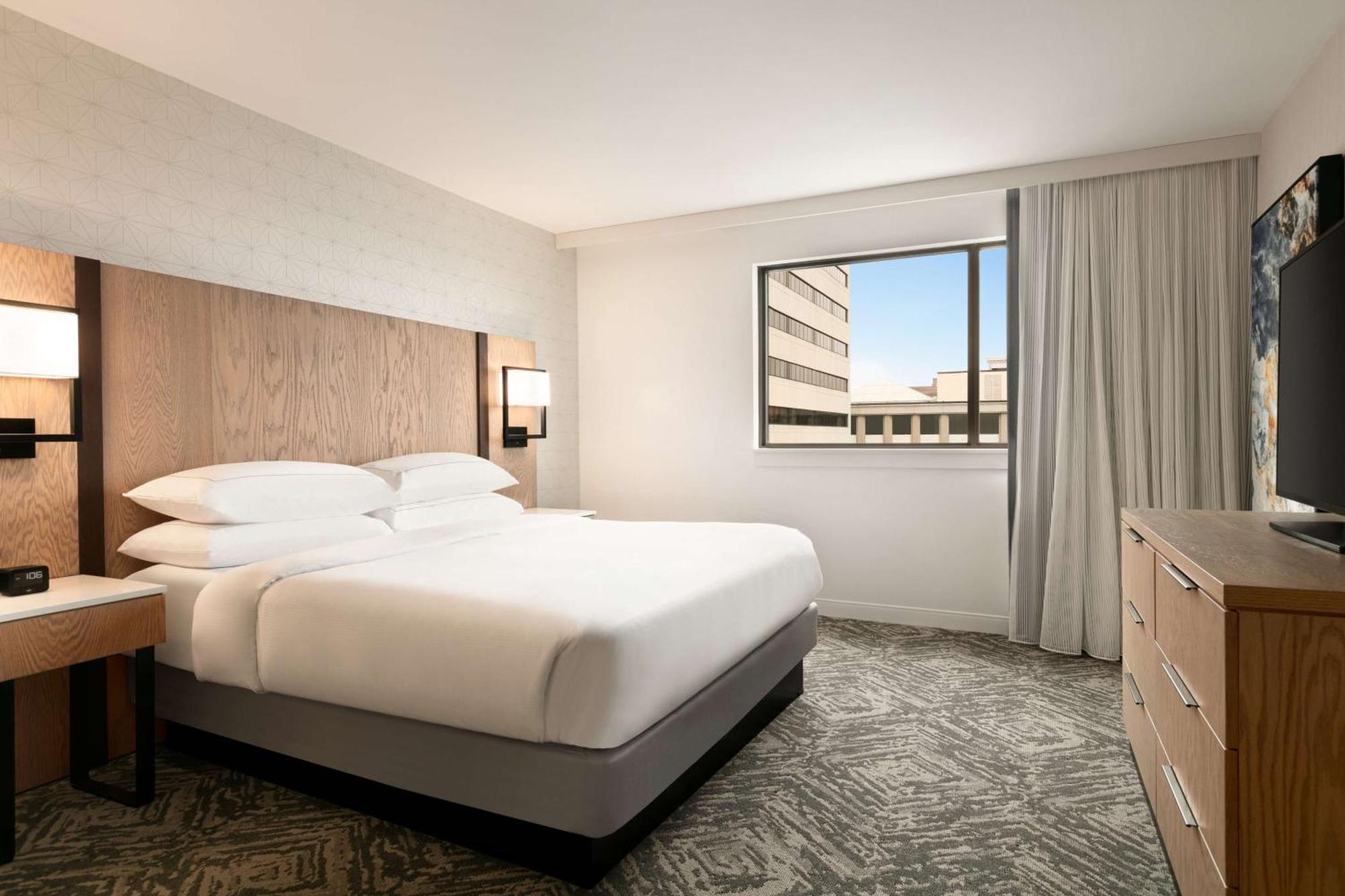Doubletree By Hilton Canton Downtown Buitenkant foto