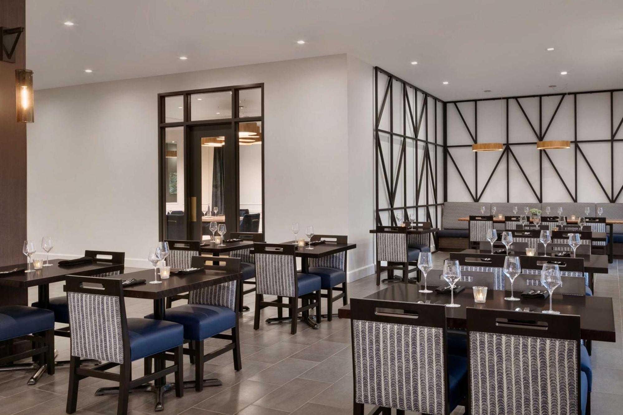 Doubletree By Hilton Canton Downtown Buitenkant foto