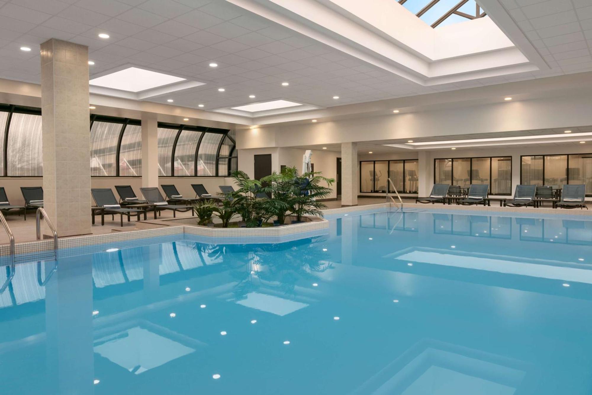 Doubletree By Hilton Canton Downtown Buitenkant foto
