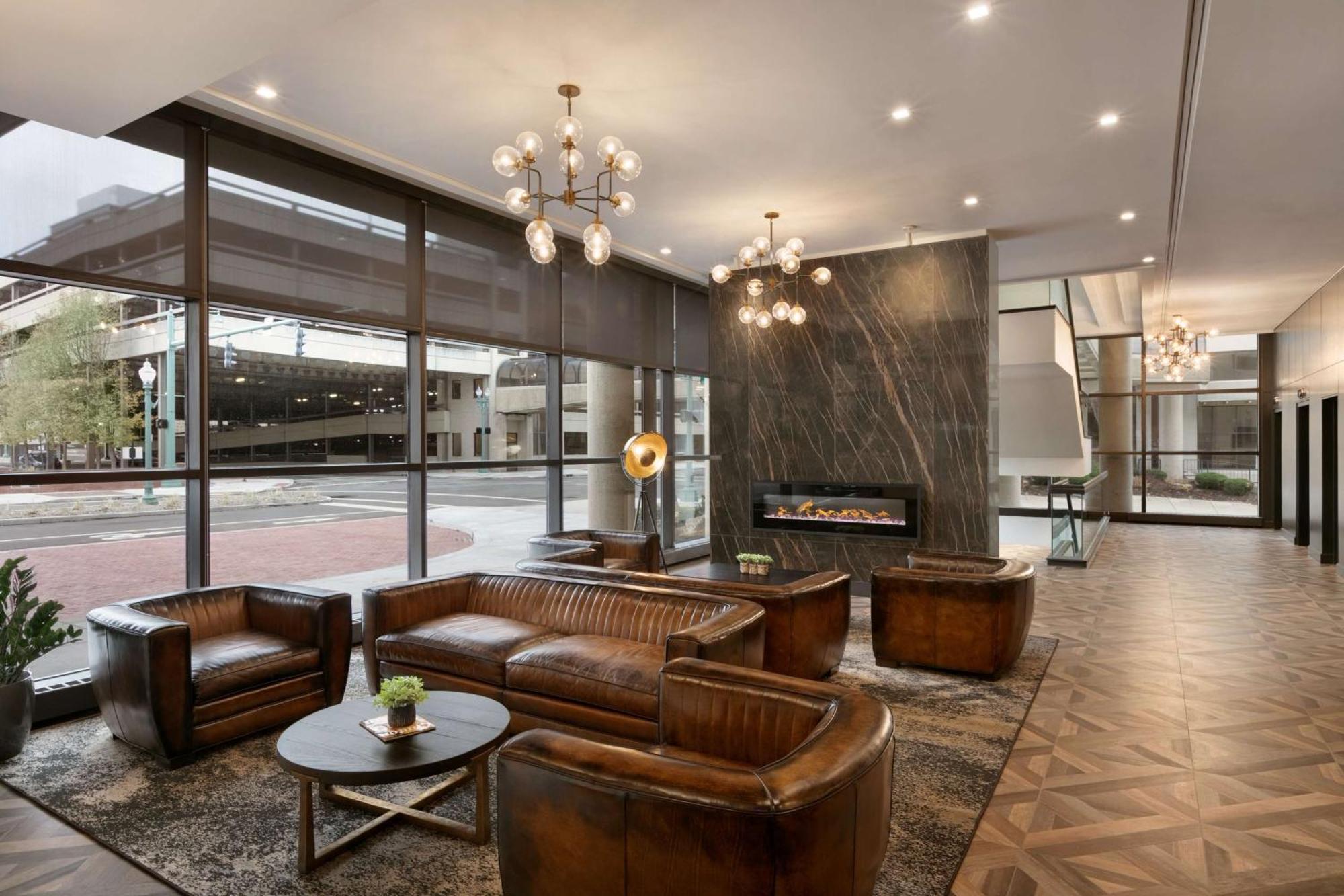 Doubletree By Hilton Canton Downtown Buitenkant foto