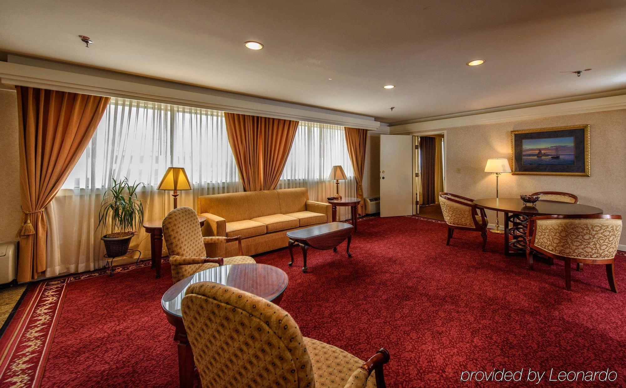 Doubletree By Hilton Canton Downtown Buitenkant foto