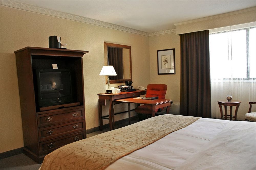 Doubletree By Hilton Canton Downtown Buitenkant foto